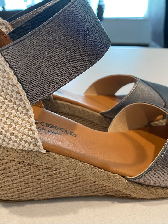 Andre Assous Shoes - Andre Assous Gray Metallic and Natural Wedge Sandals. Leather Sole. Size 10